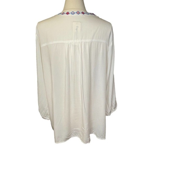Sitting Pretty Seaside Floral Boho Chic Embroidered Blouse 1X - Picture 5 of 8